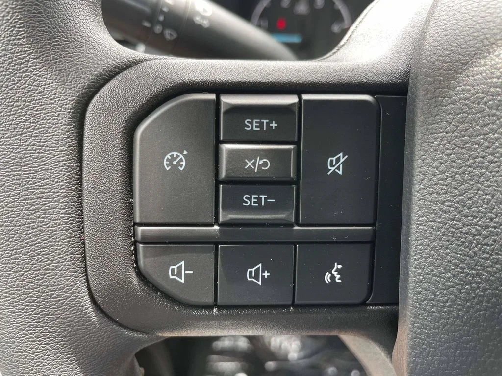 New 2026 Oxford White Ford XLT image 23