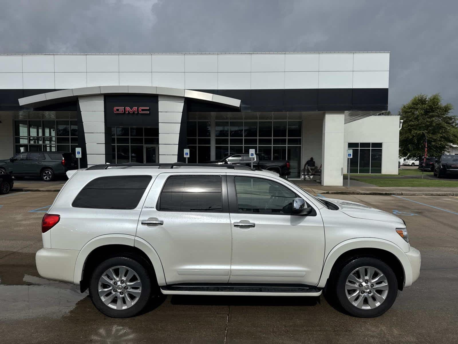 2015 Toyota Sequoia 5.7 Auto Platinum's photo