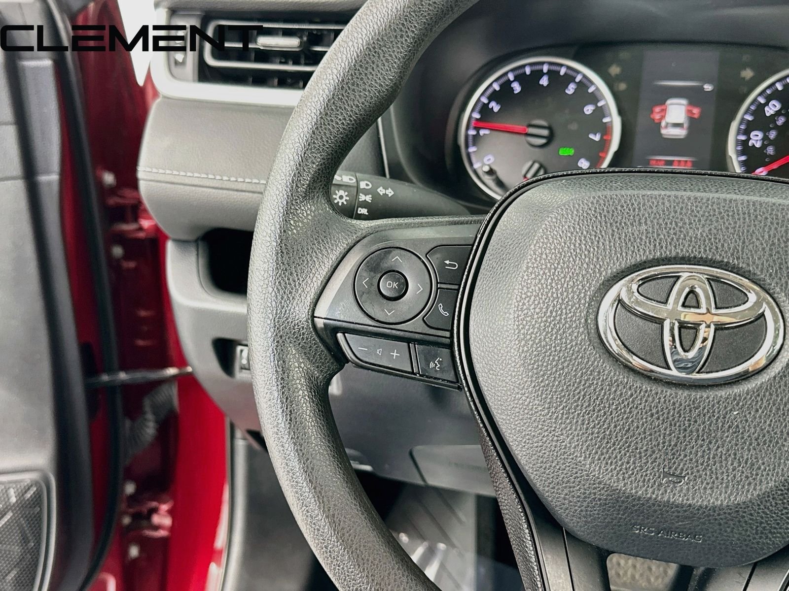 2020 Toyota RAV4 LE - Photo 15