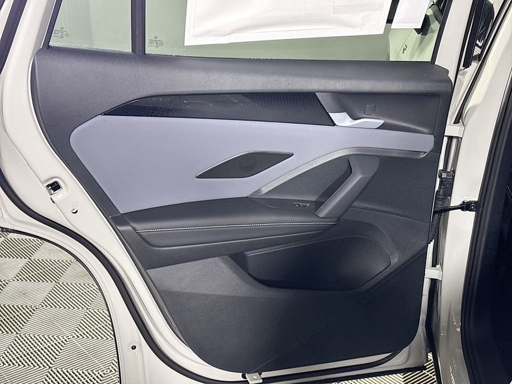 New 2026  Volkswagen SE R-Line Black image 19
