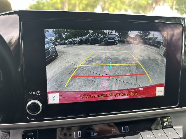 2025 Toyota Camry SE - Photo 17