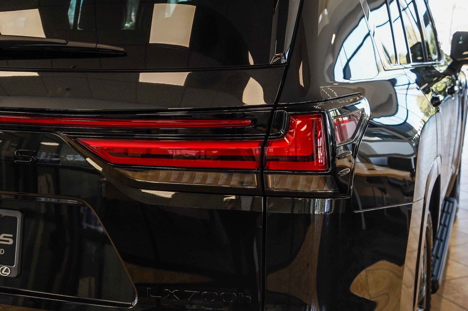 2026 Lexus LX 700h F-Sport - Photo 7