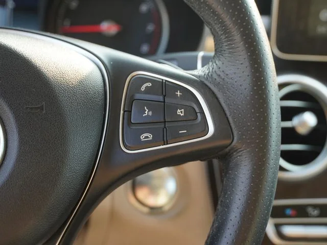 Used 2019 White Mercedes-Benz GLC 300 image 28