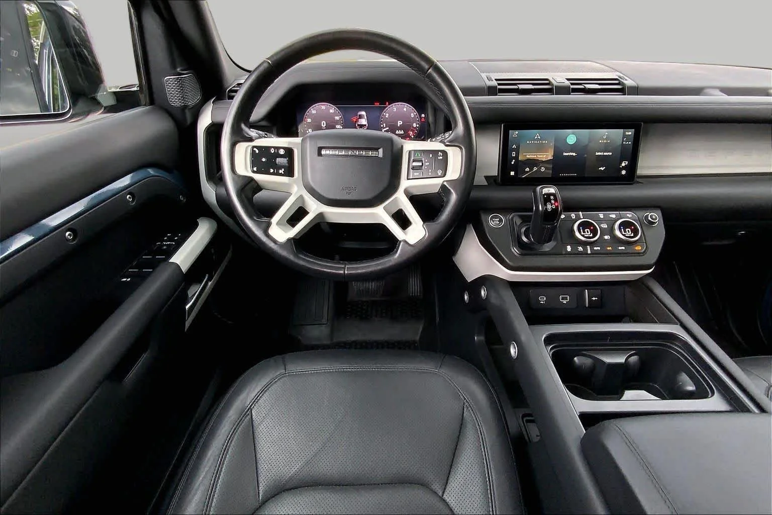 Used 2024 Tasman Blue Metallic Land Rover S image 6