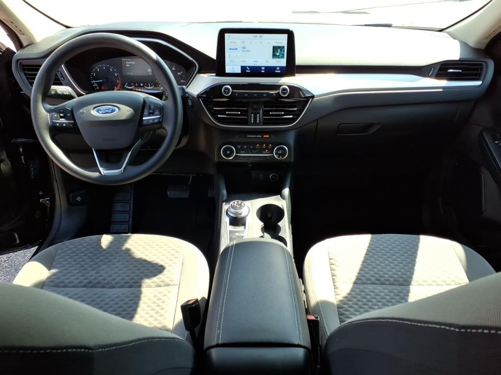 Used 2020 Black Metallic Ford SE image 6