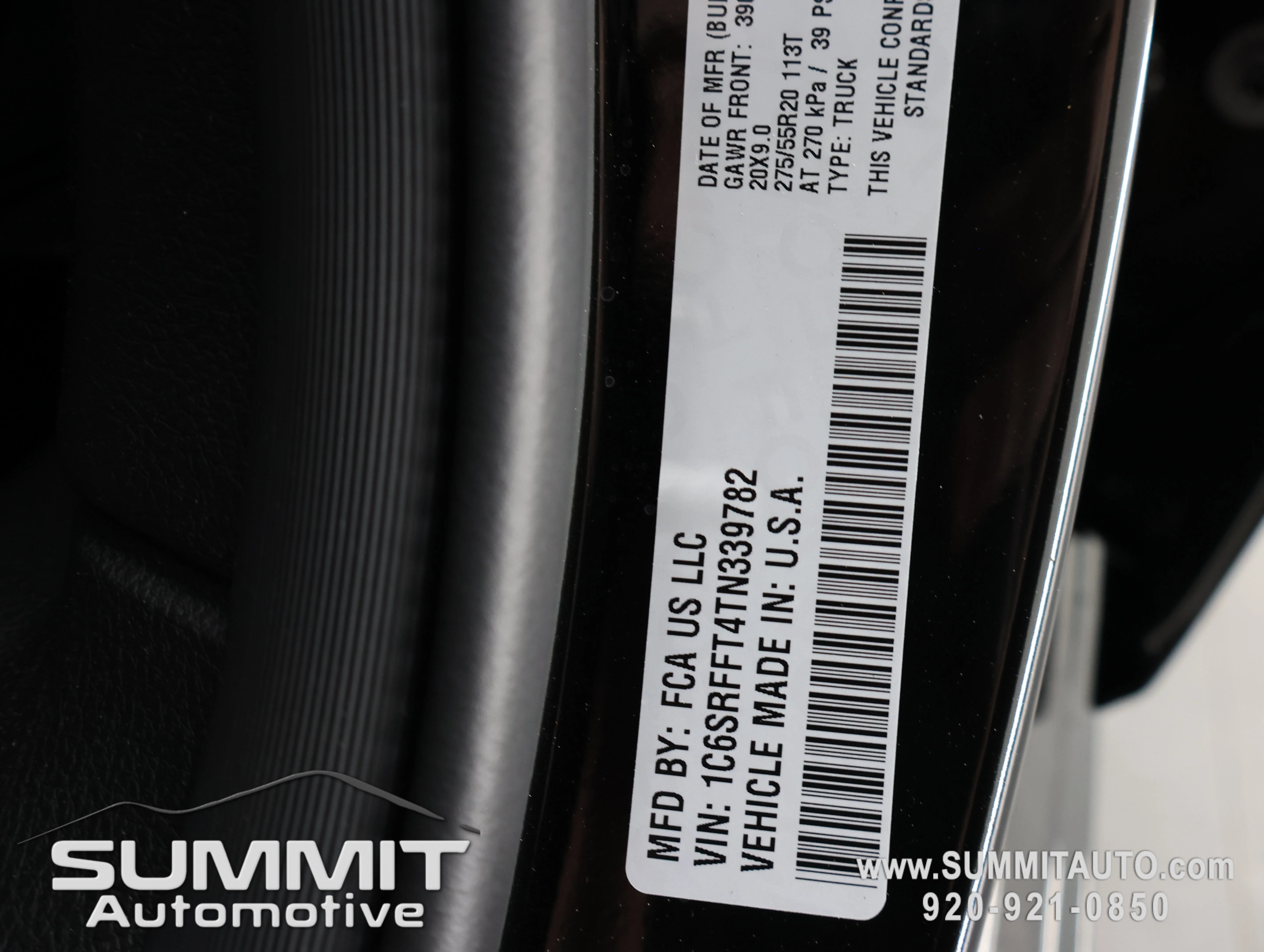New 2026 Diamond Black Crystal Pearl-Coat Exterior Paint RAM Big Horn/Lone Star image 68