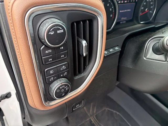 Used 2021 IRIDESCENT PEARL TRICOAT Chevrolet High Country image 28