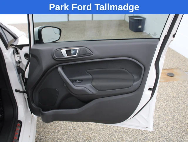 Used 2017 White Platinum Clearcoat Metallic Ford ST image 20