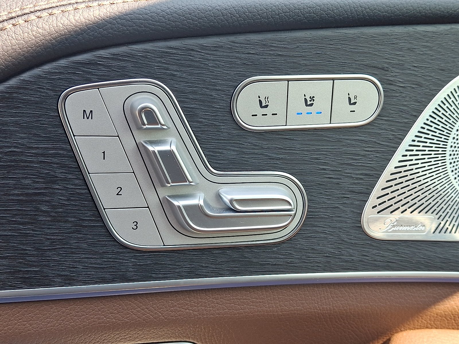 Certified Used 2025 Black Mercedes-Benz 4MATIC® image 28