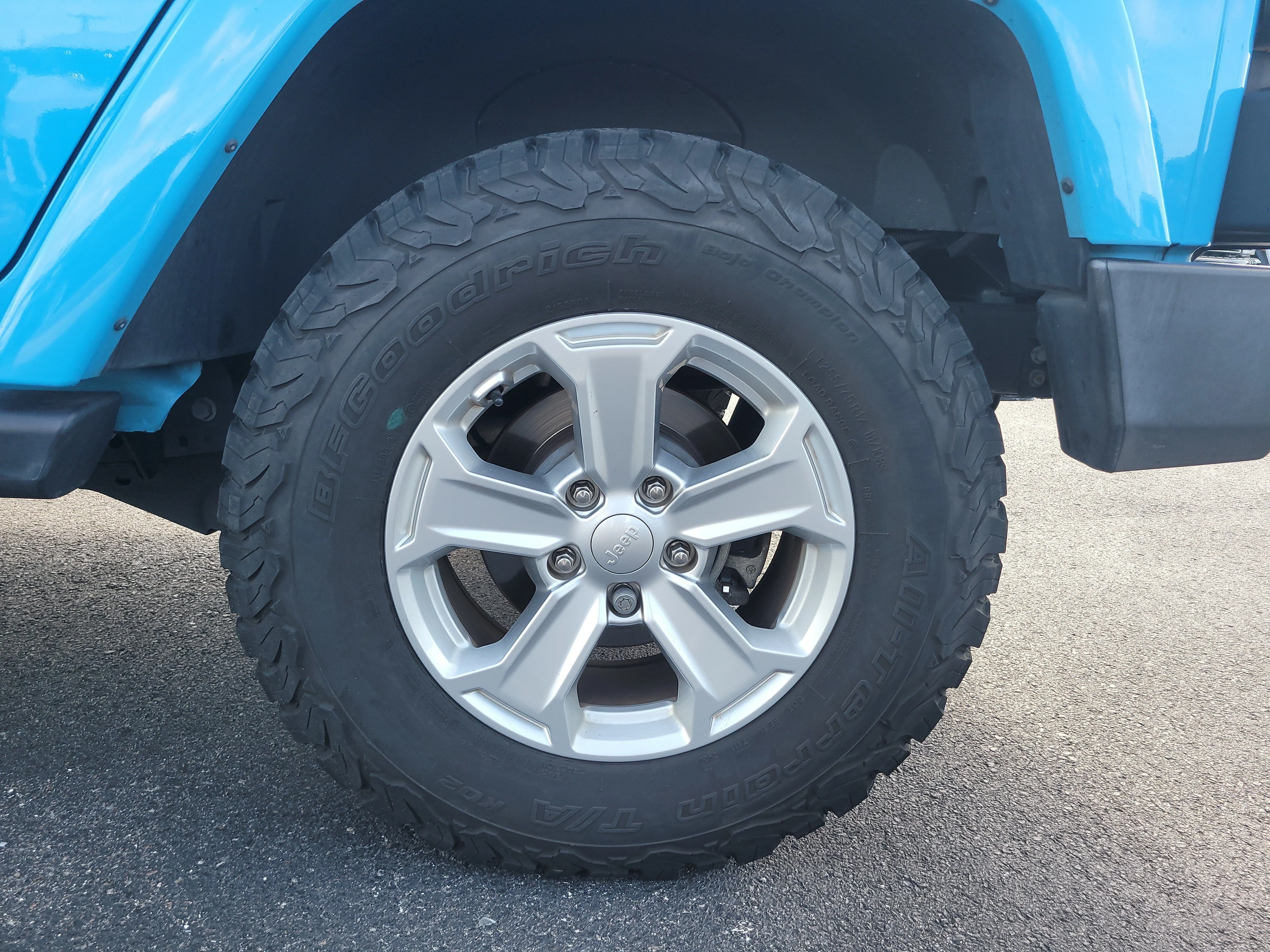 Used 2017 Chief Clearcoat Jeep Chief Edition image 8