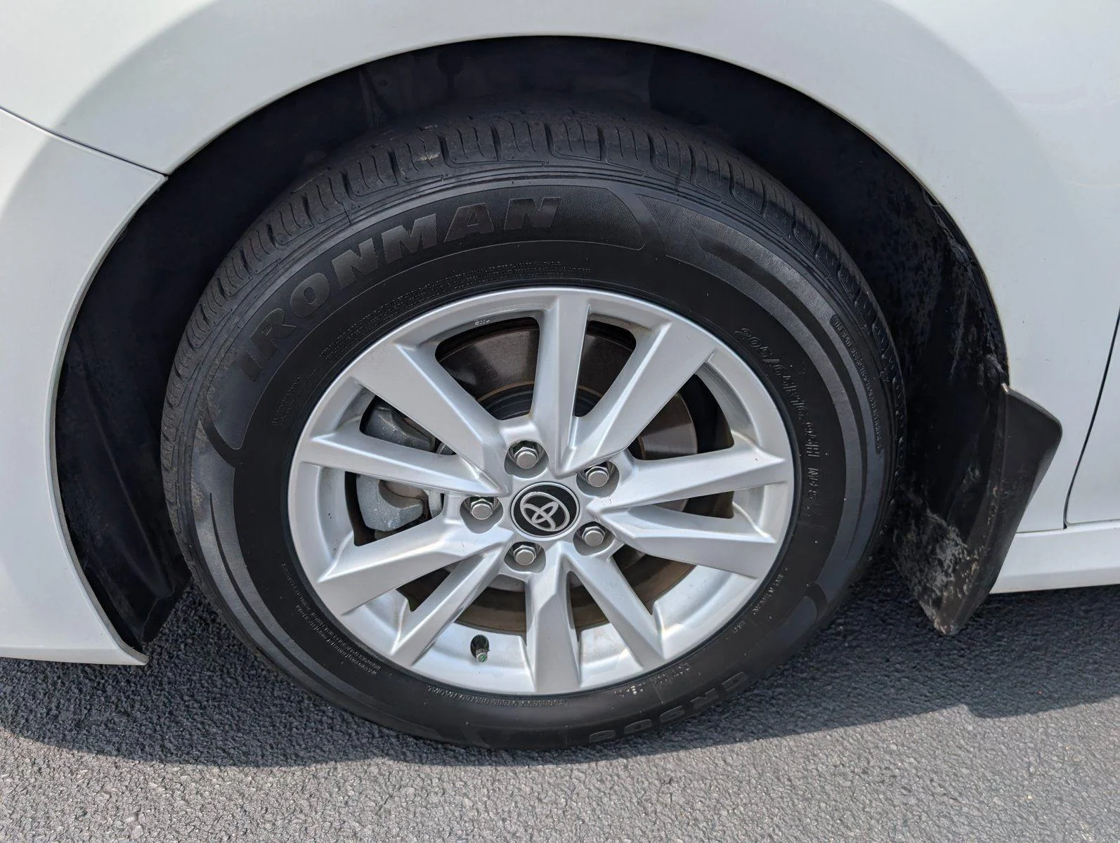Used 2025 Ice Cap Toyota LE image 36