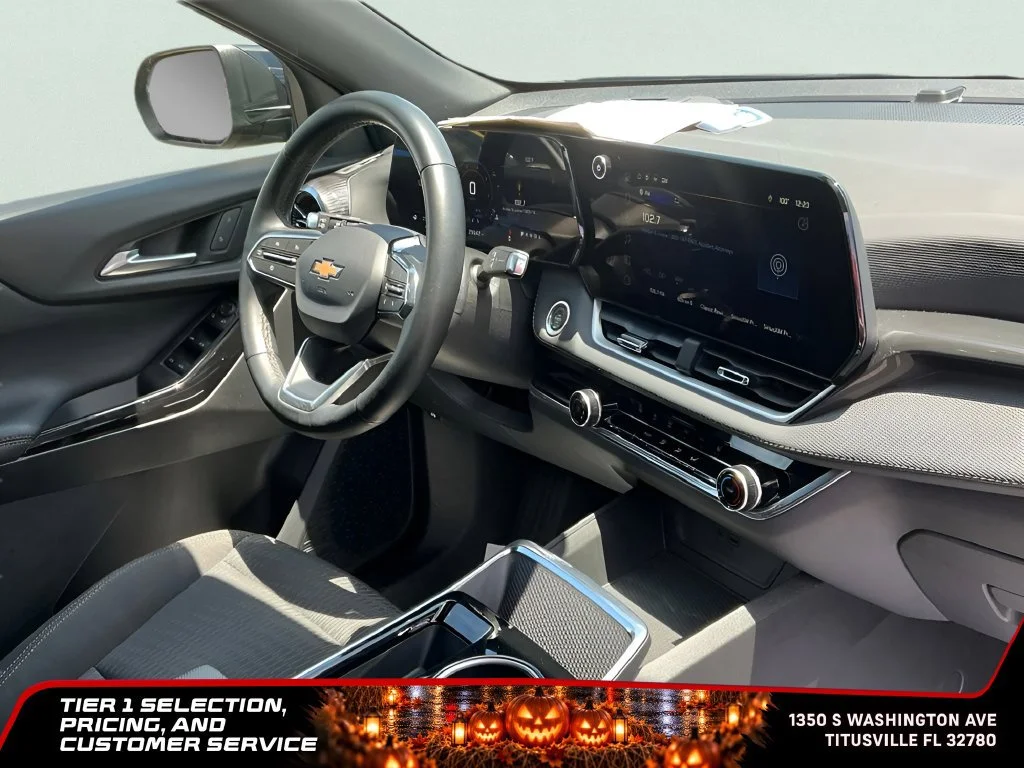 Used 2025 Mosaic Black Metallic Chevrolet LT image 19