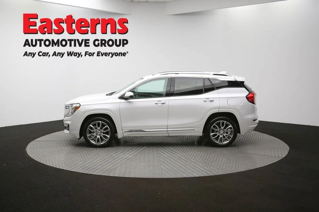 Used 2023 White GMC Denali image 60