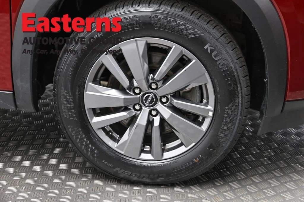 Used 2025 Red Nissan SV image 31