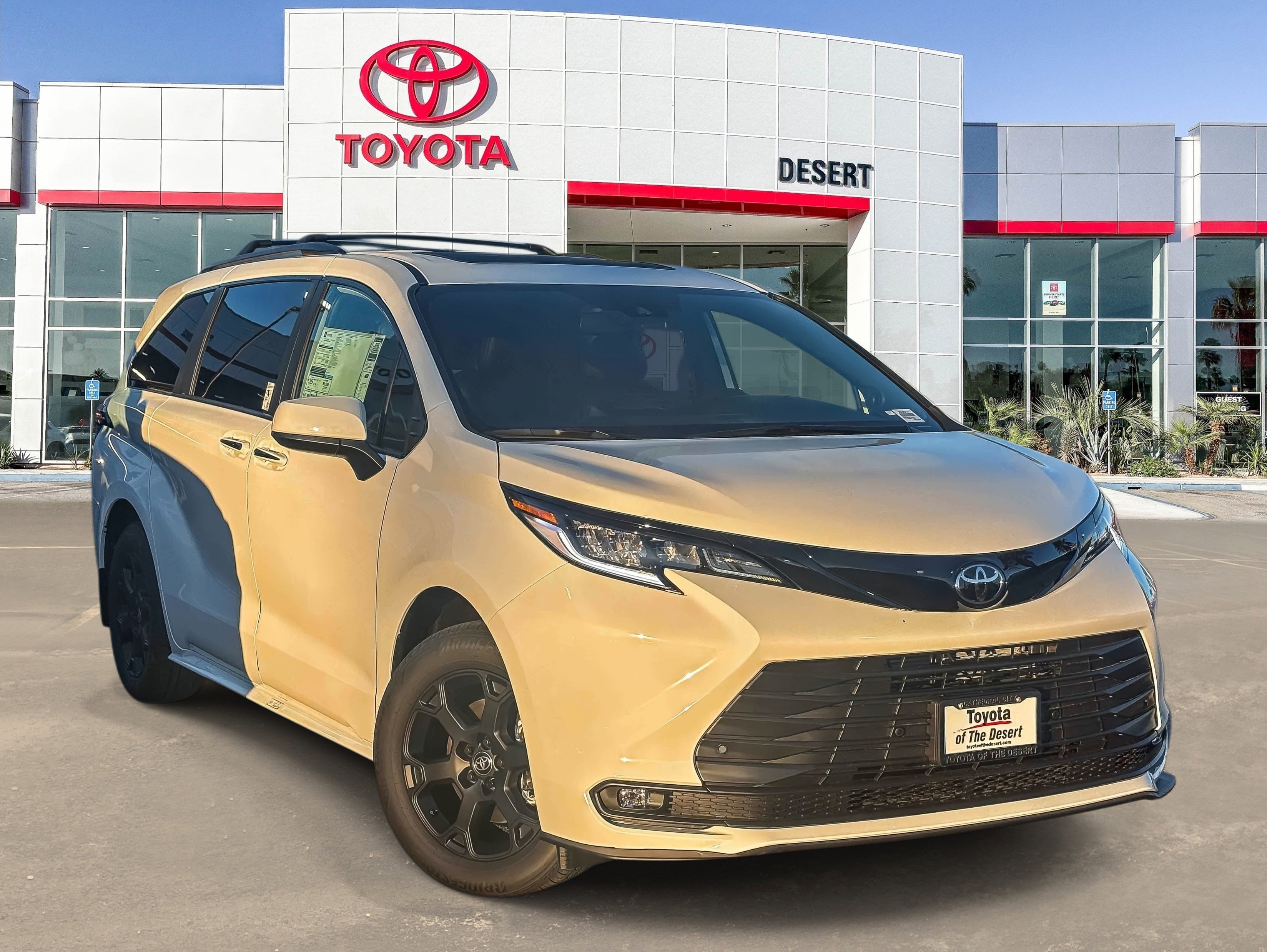 2026 Toyota Sienna Woodland Edition Hybrid AWD's photo