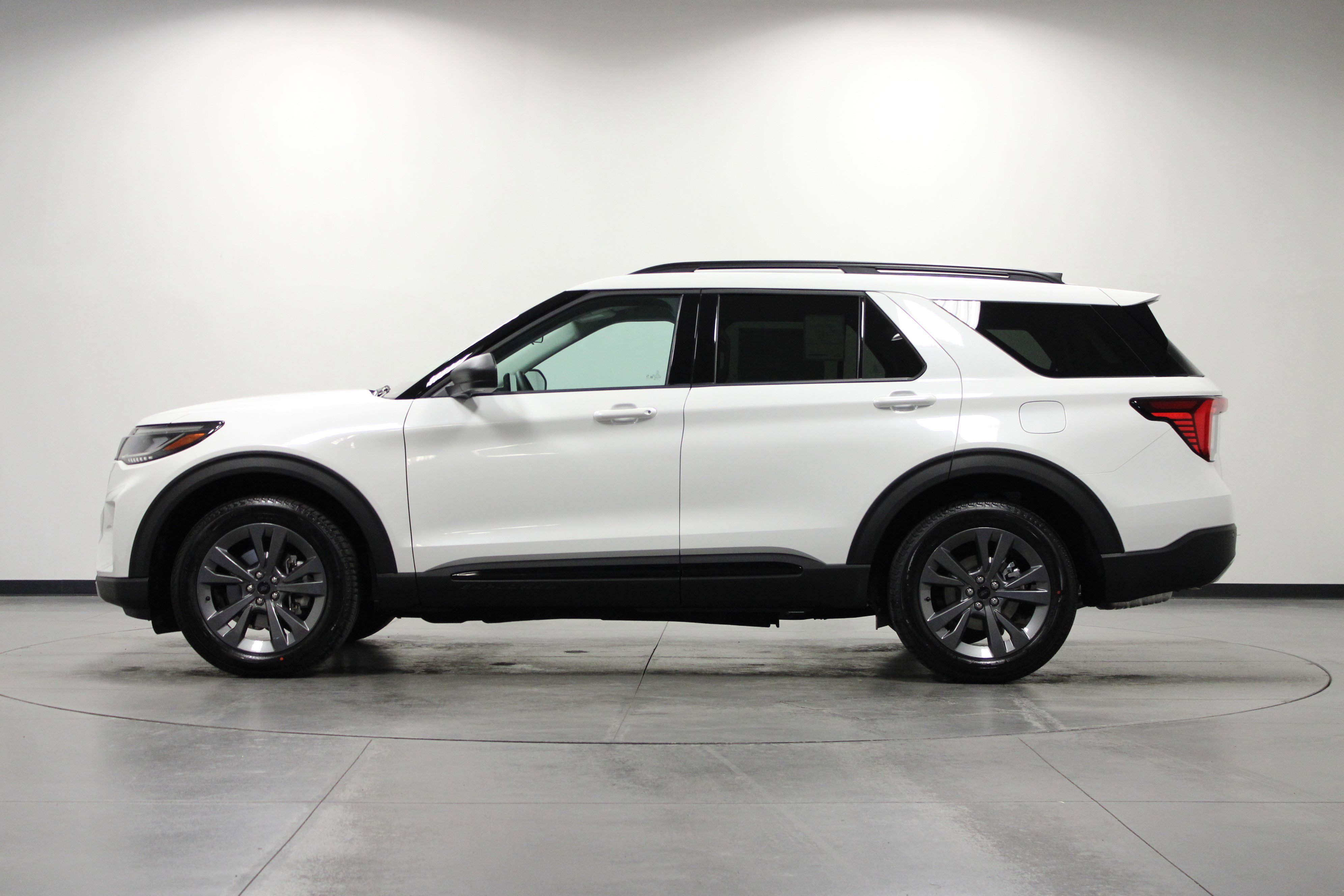 New 2026 Star White Metallic Tri-Coat Ford Active image 7