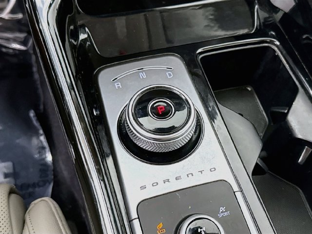 Used 2023 Snow White Pearl Kia SX Prestige image 16
