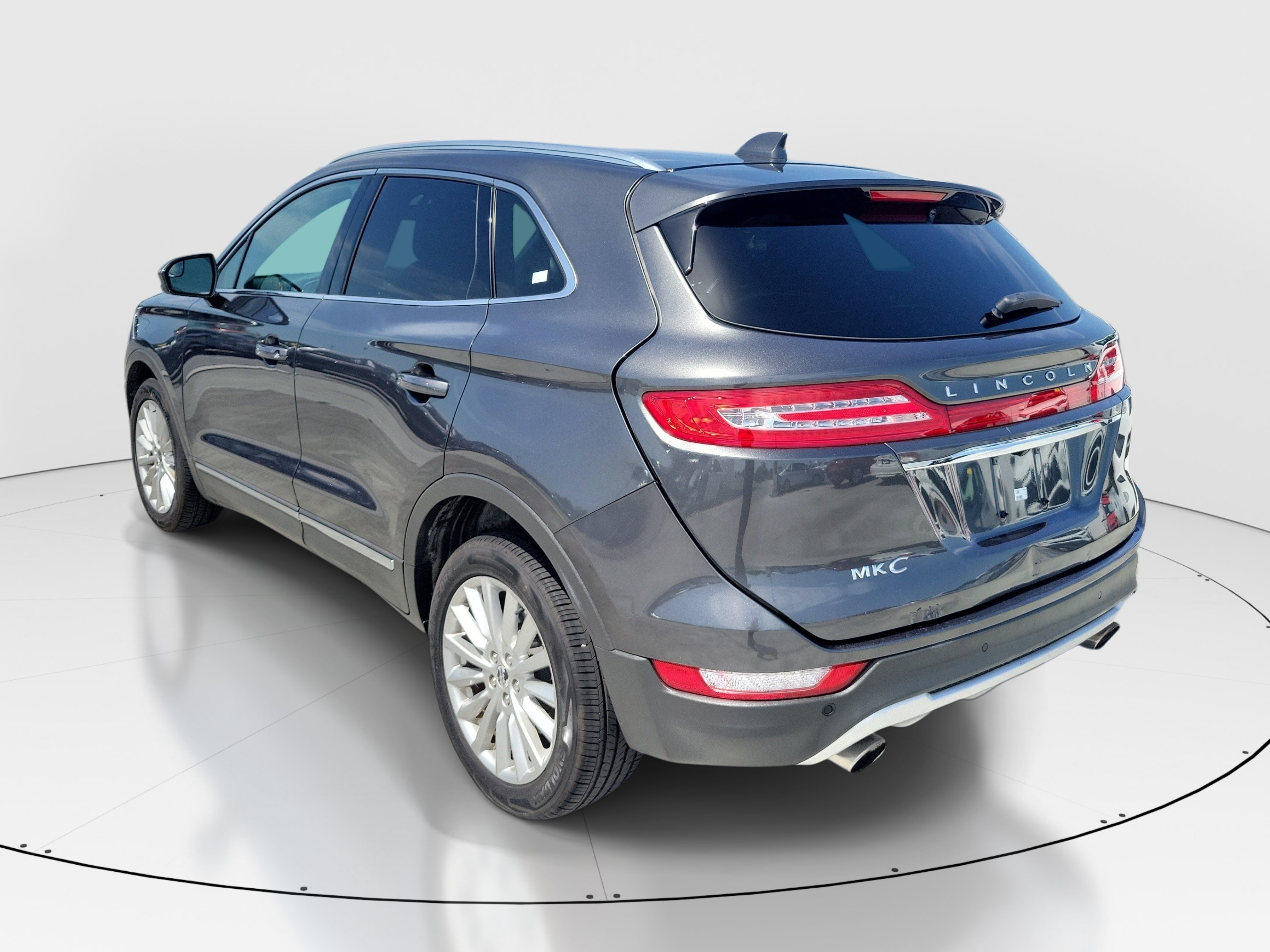 Used 2019 Magnetic Gray Metallic Lincoln Standard image 4