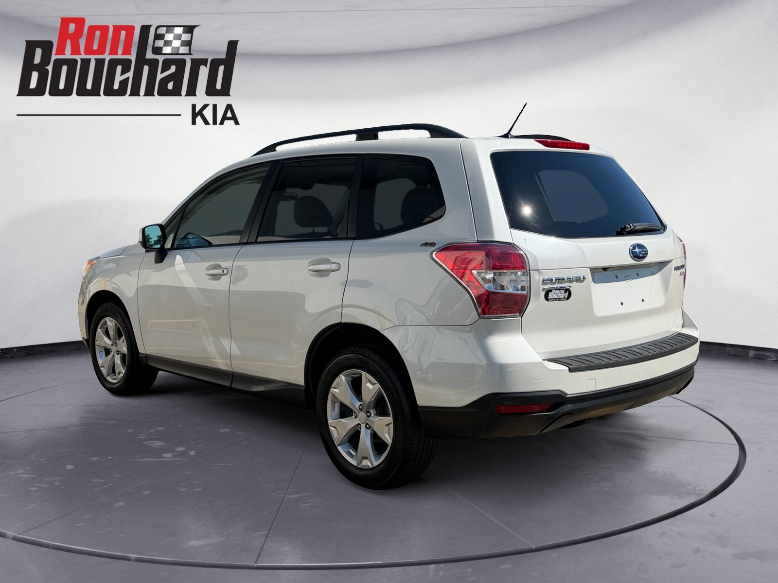 Used 2015 Satin White Pearl Subaru 2.5i Premium image 4