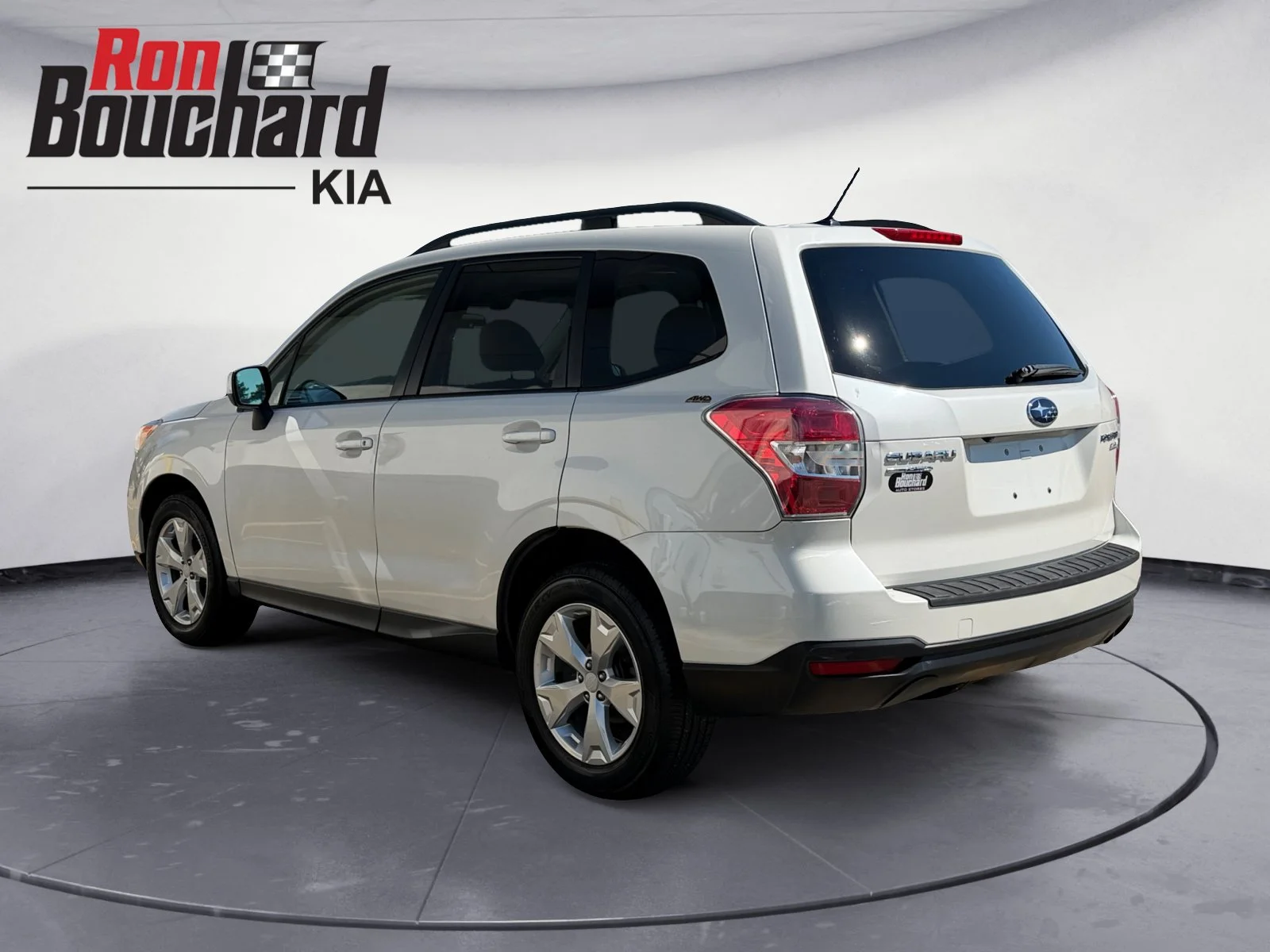 Used 2015 Satin White Pearl Subaru 2.5i Premium image 4
