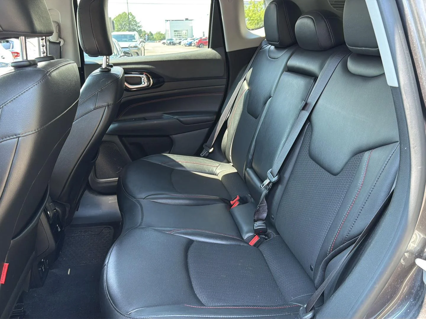 Used 2022 Granite Crystal Metallic Clearcoat Jeep Trailhawk image 10
