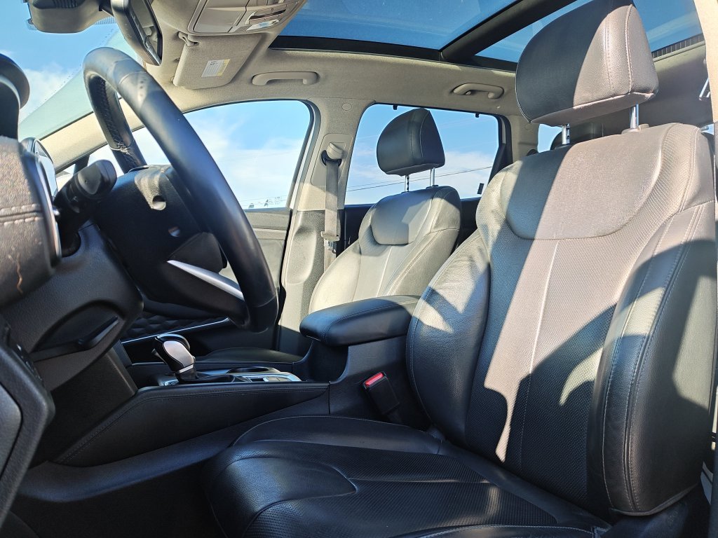 Used 2020 Silver Hyundai Limited image 13