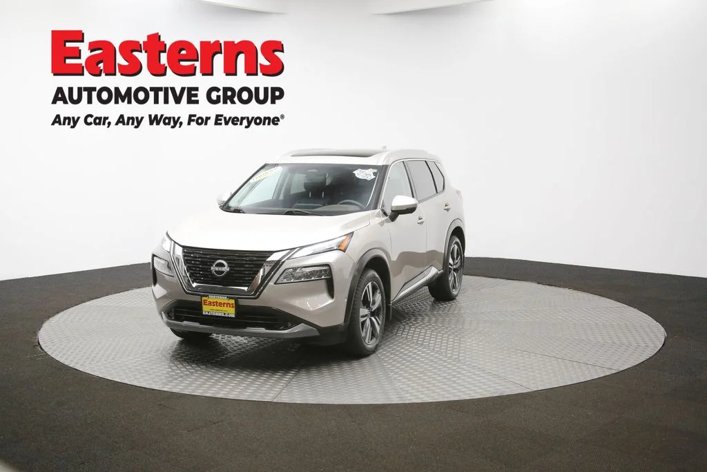 Used 2022 Silver Nissan SL image 52