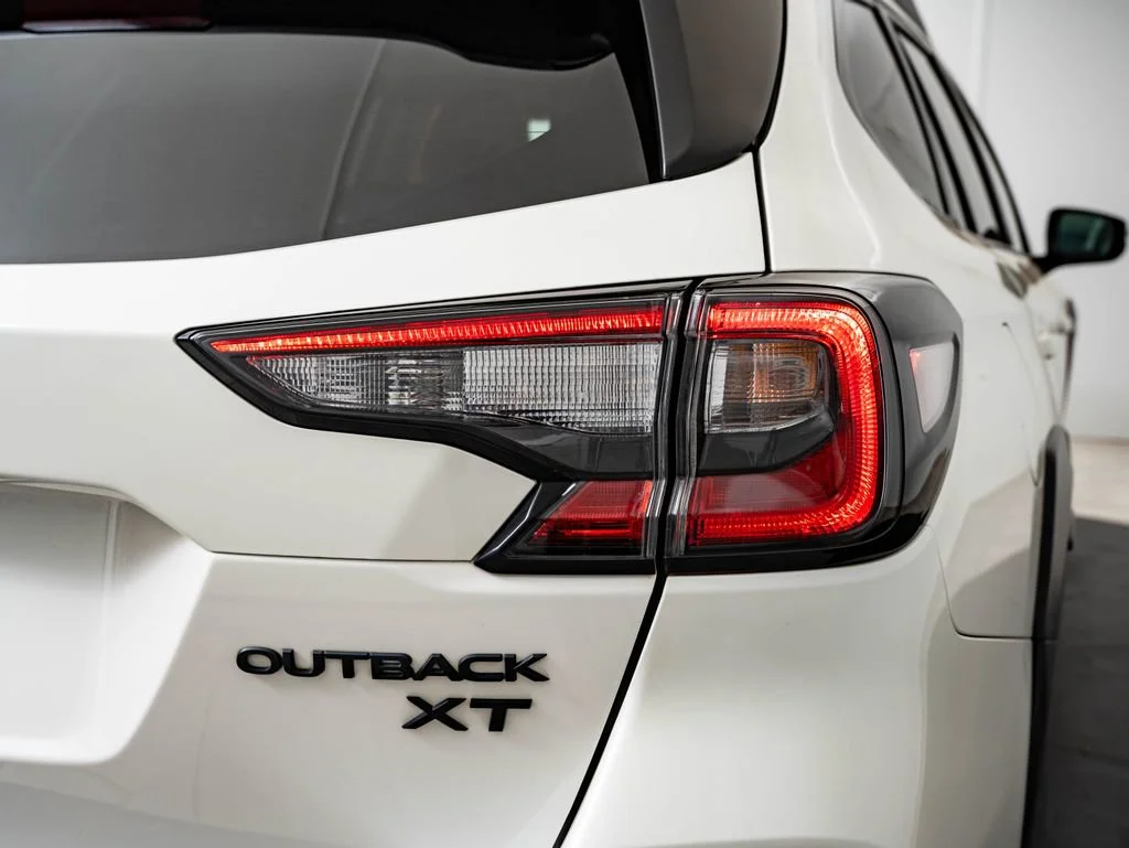 Used 2025 Crystal White Pearl Subaru Onyx Edition XT image 9