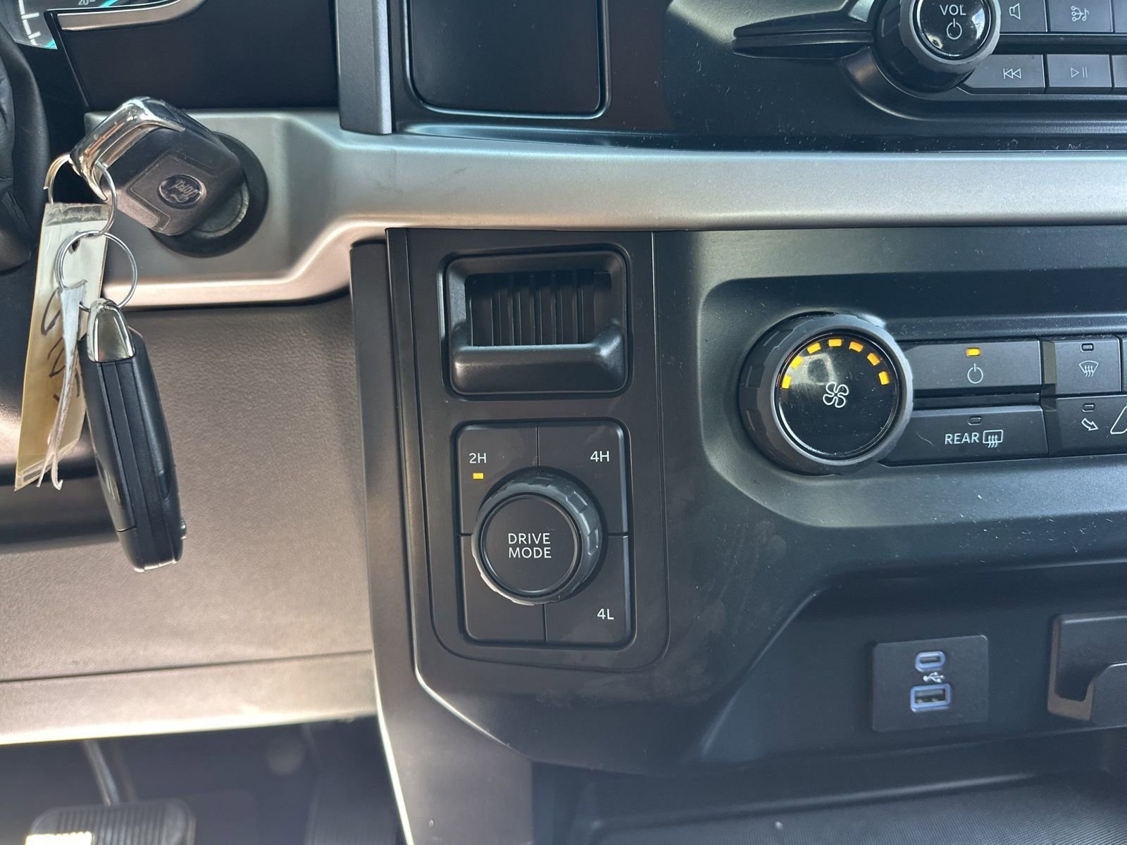 2023 Ford F-150 XLT - Photo 24