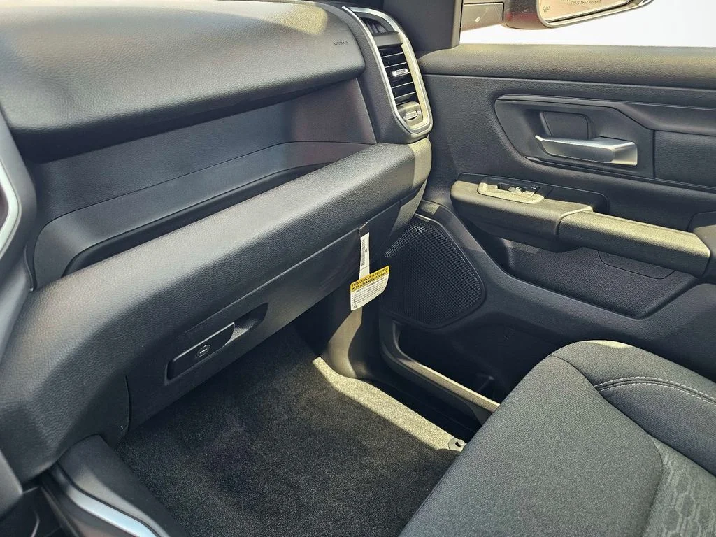 2026 RAM 1500 Express - Photo 28