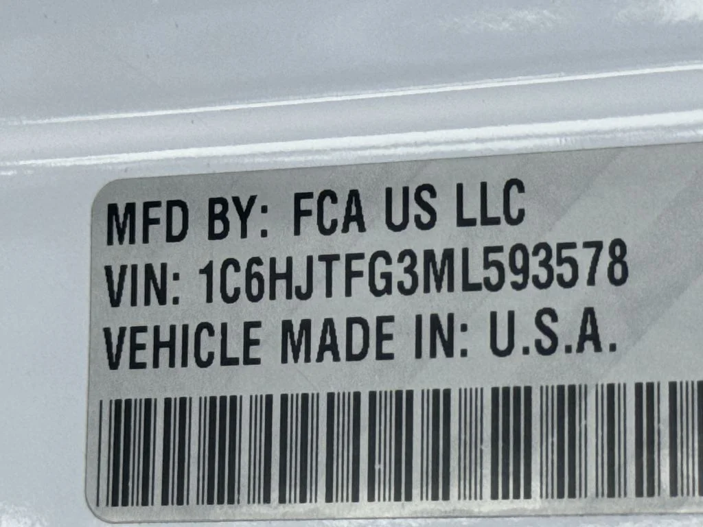 Used 2021 White Jeep Overland image 31