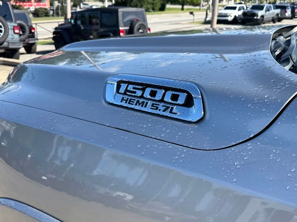 Used 2019 Silver Ram Laramie image 11