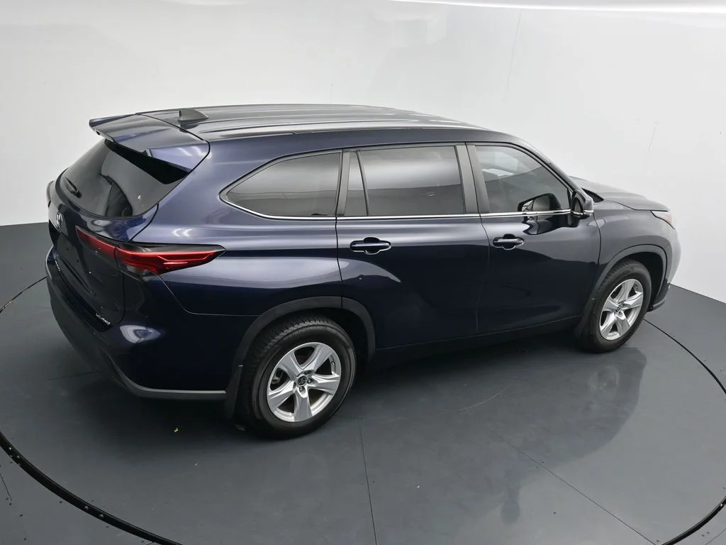 Used 2023 Blue Toyota LE image 16
