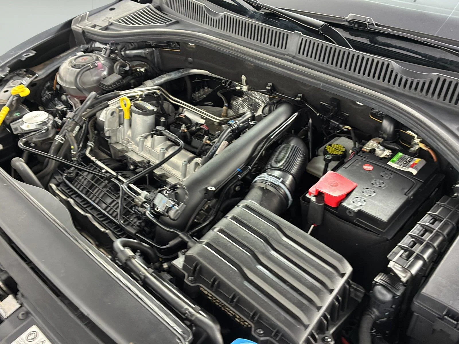 Used 2019 Platinum Gray Metallic Volkswagen R-Line image 35