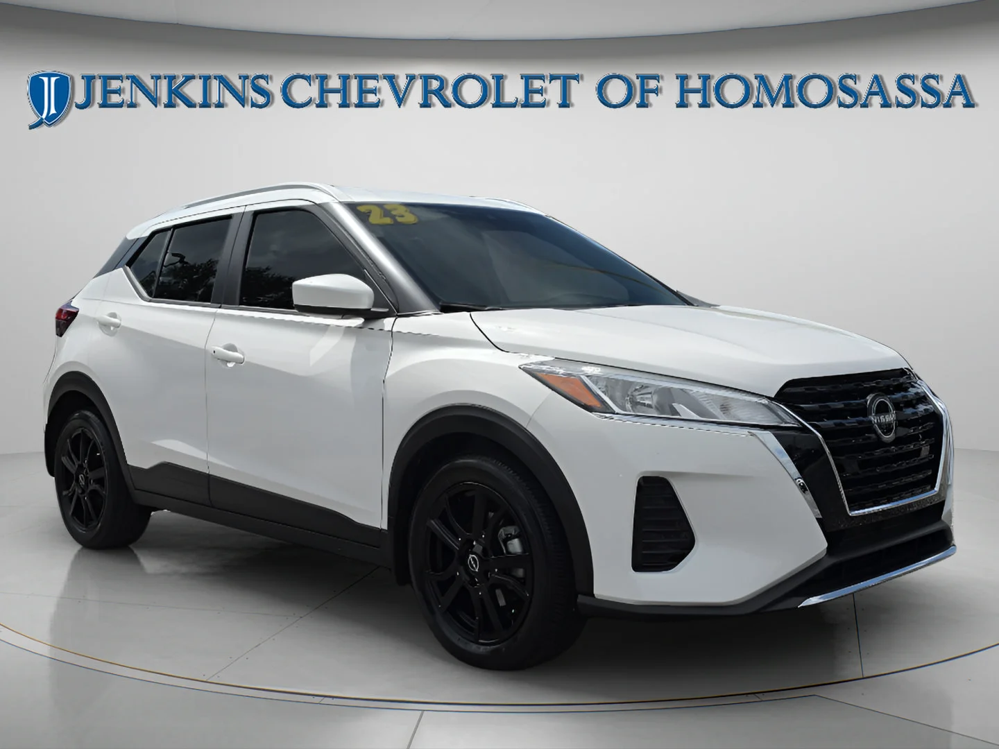 Used 2023 Aspen White Tricoat Nissan SV image 1