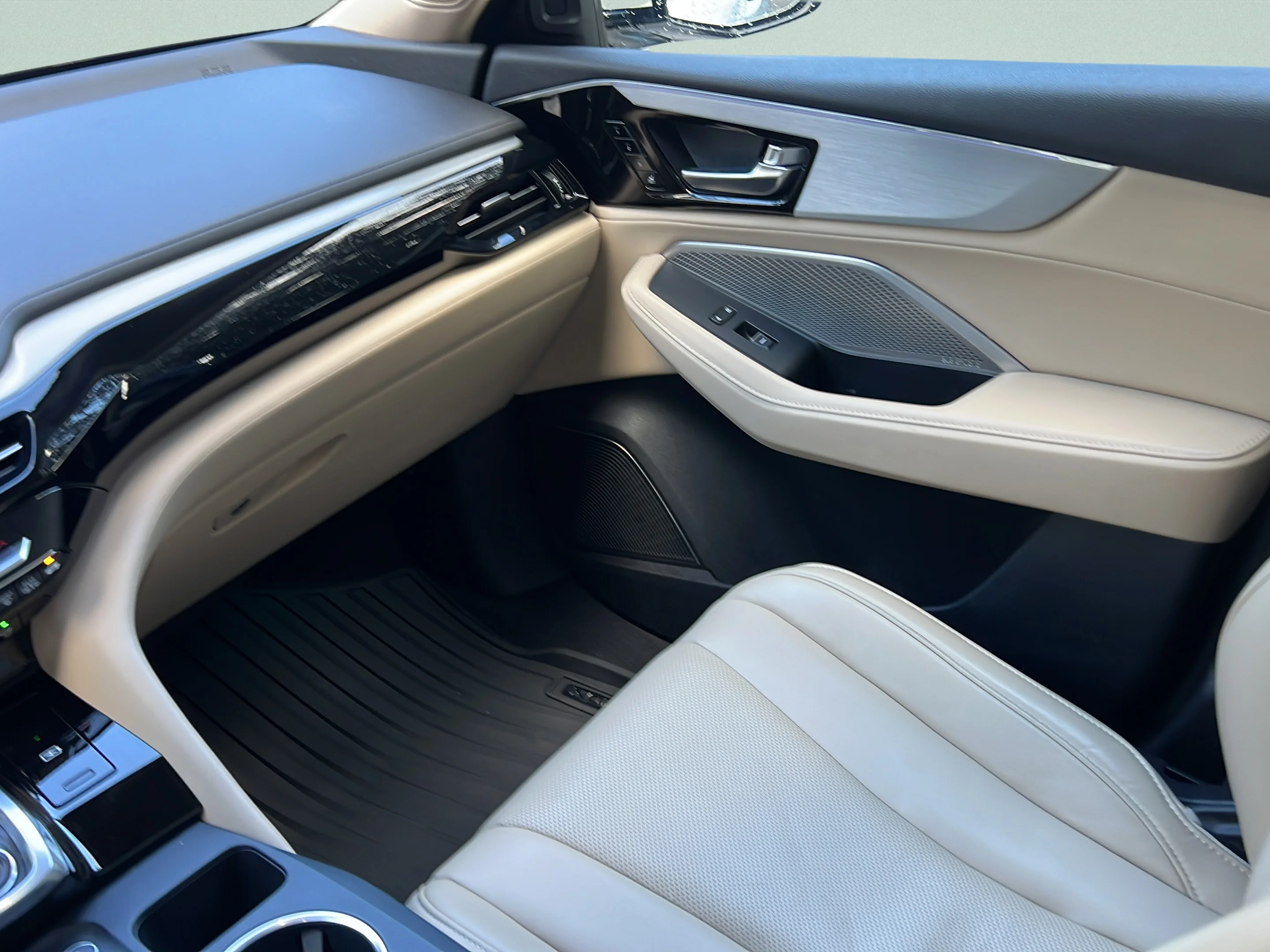 Used 2023 Platinum White Pearl Acura w/Technology Package image 13