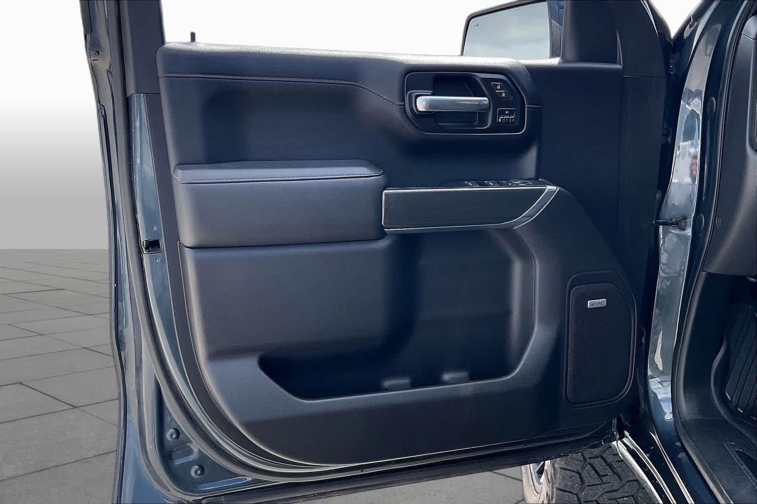 Used 2019 Dark Sky Metallic GMC AT4 image 21