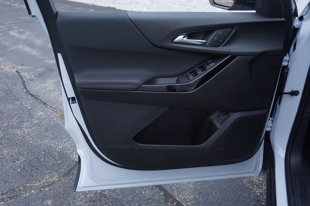 New 2026 Polar White Tricoat Chevrolet RS image 24