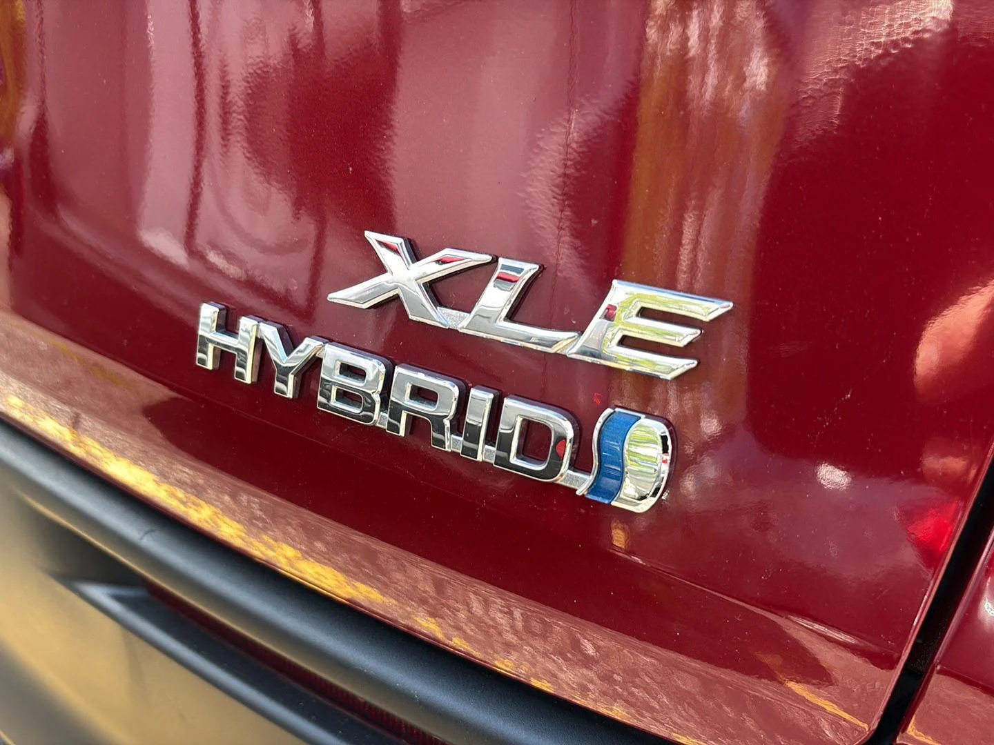 Used 2024 Ruby Flare Pearl Toyota XLE image 20