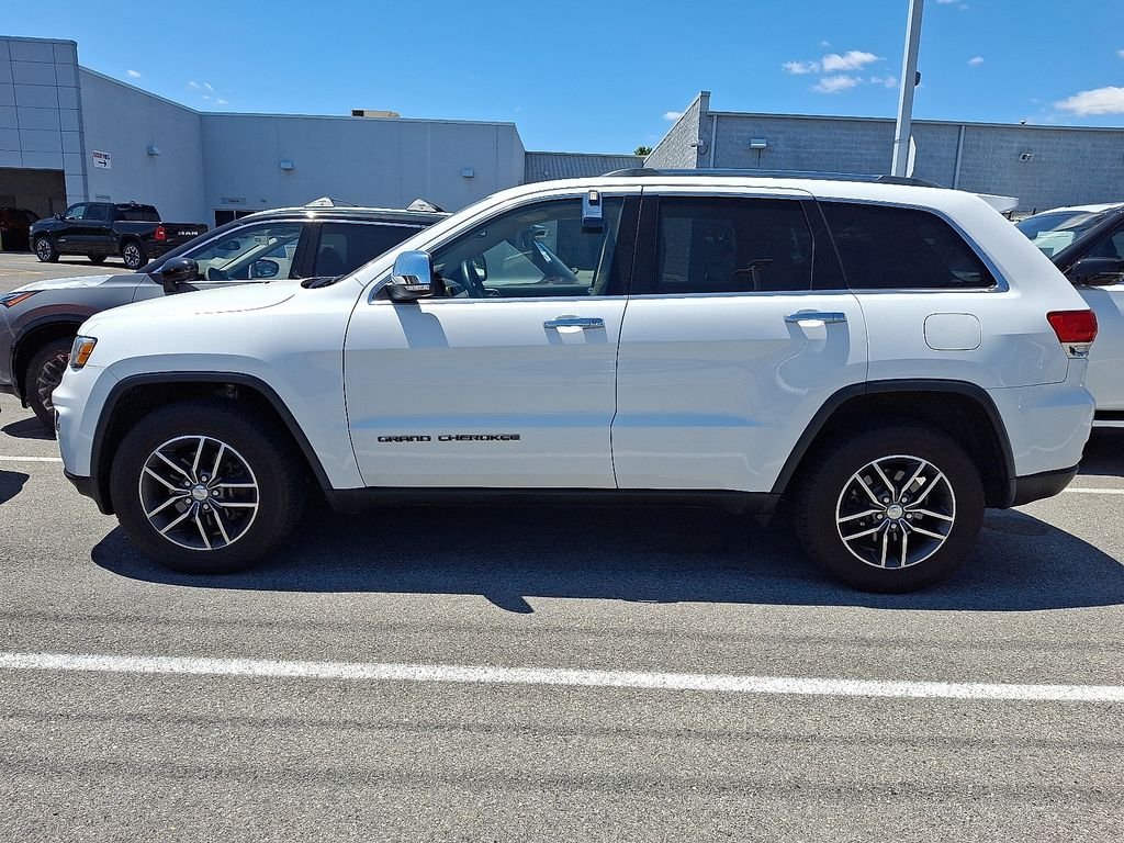 Used 2018 White Jeep Limited image 3