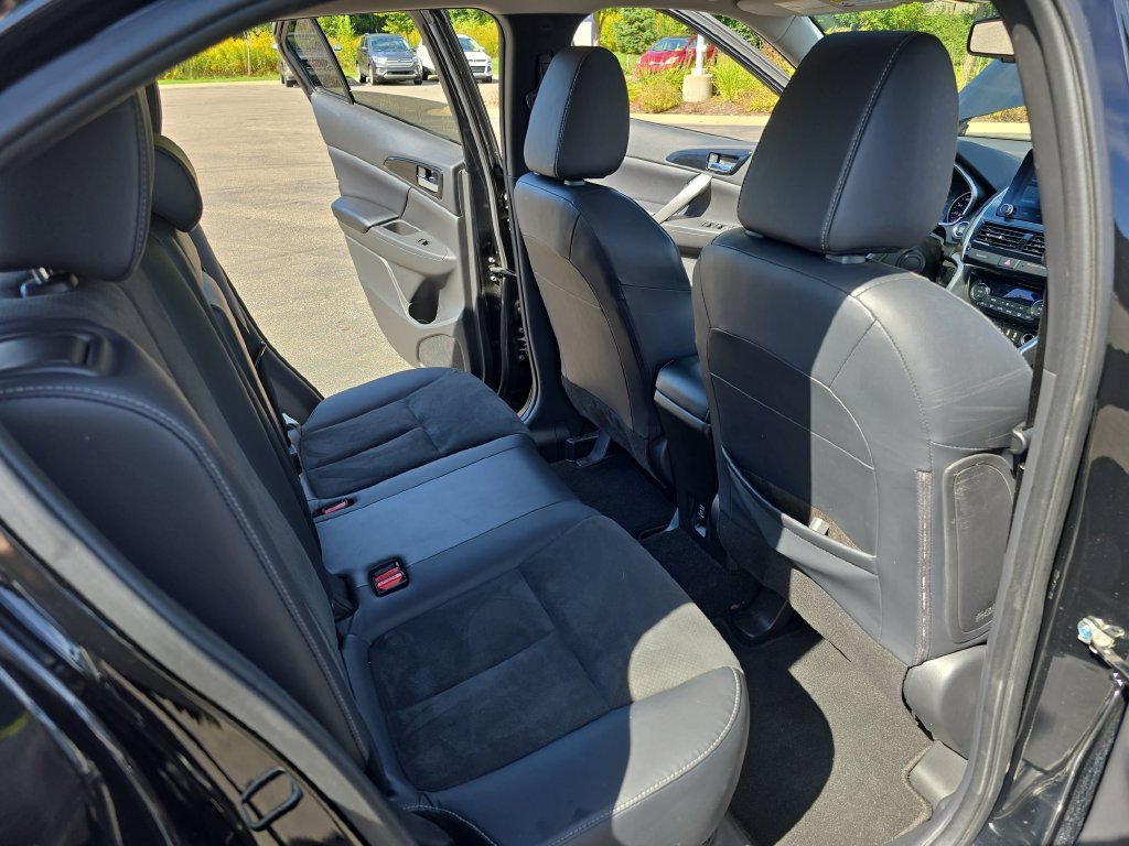 Used 2022 Black Mitsubishi SE image 12