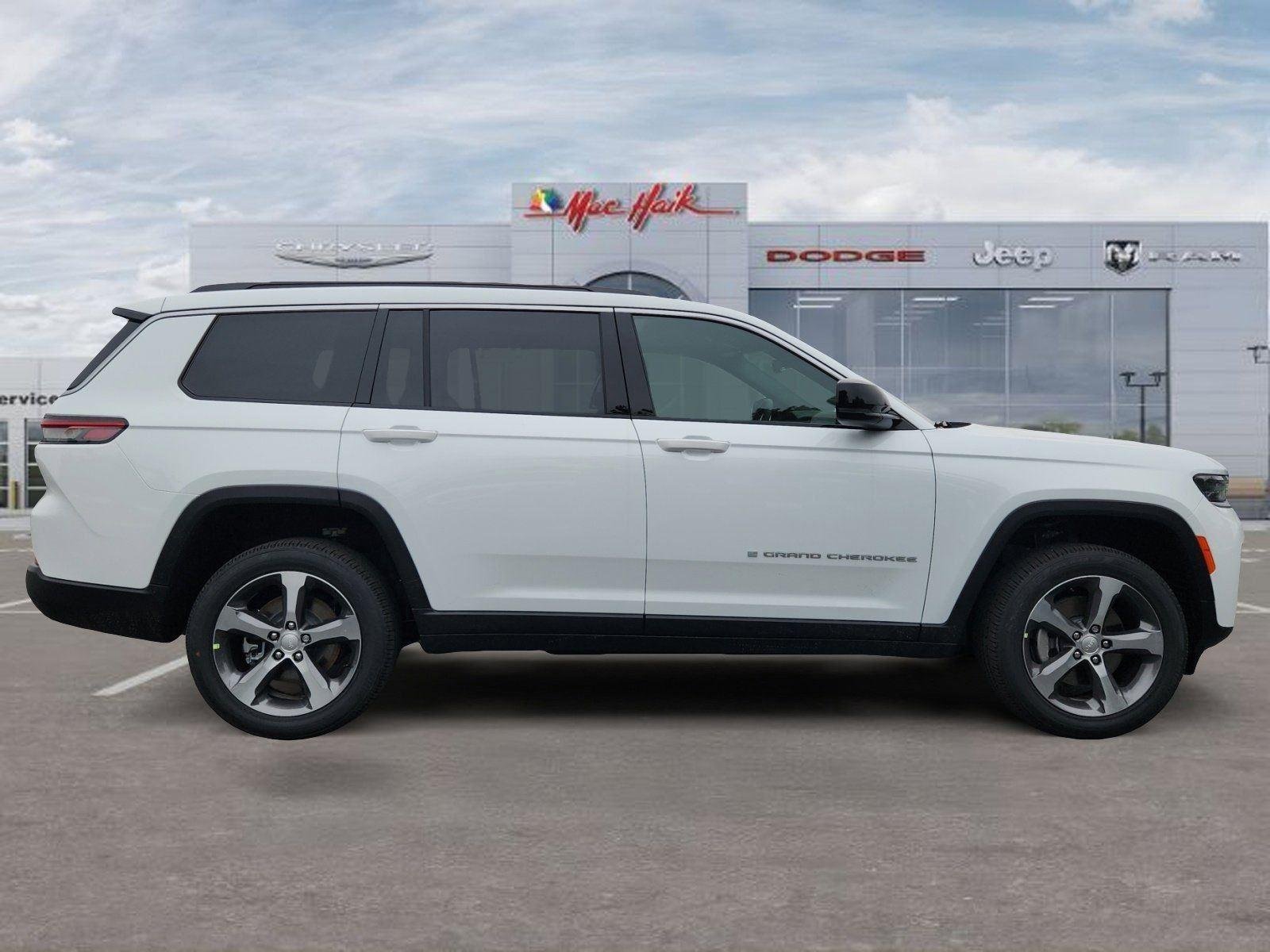 New 2026 Bright White Clear-Coat Exterior Paint Jeep Limited image 6