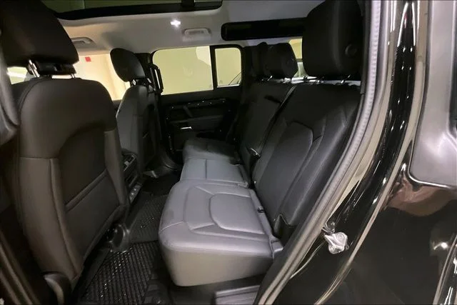 Used 2025 Black Land Rover S image 14