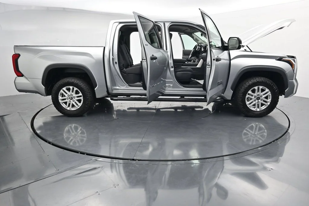 Used 2022 Silver Toyota SR5 image 40