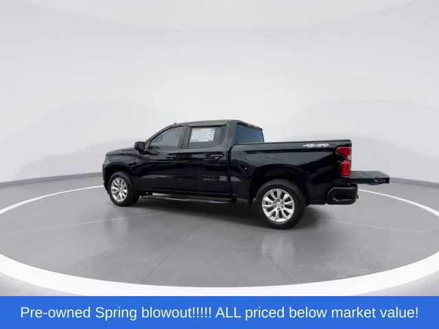 Used 2021 Black Chevrolet Custom image 5