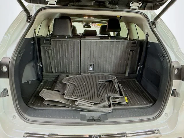 Used 2024 Beige Toyota XLE image 27