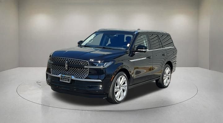 New 2025 Black Lincoln Reserve image 2