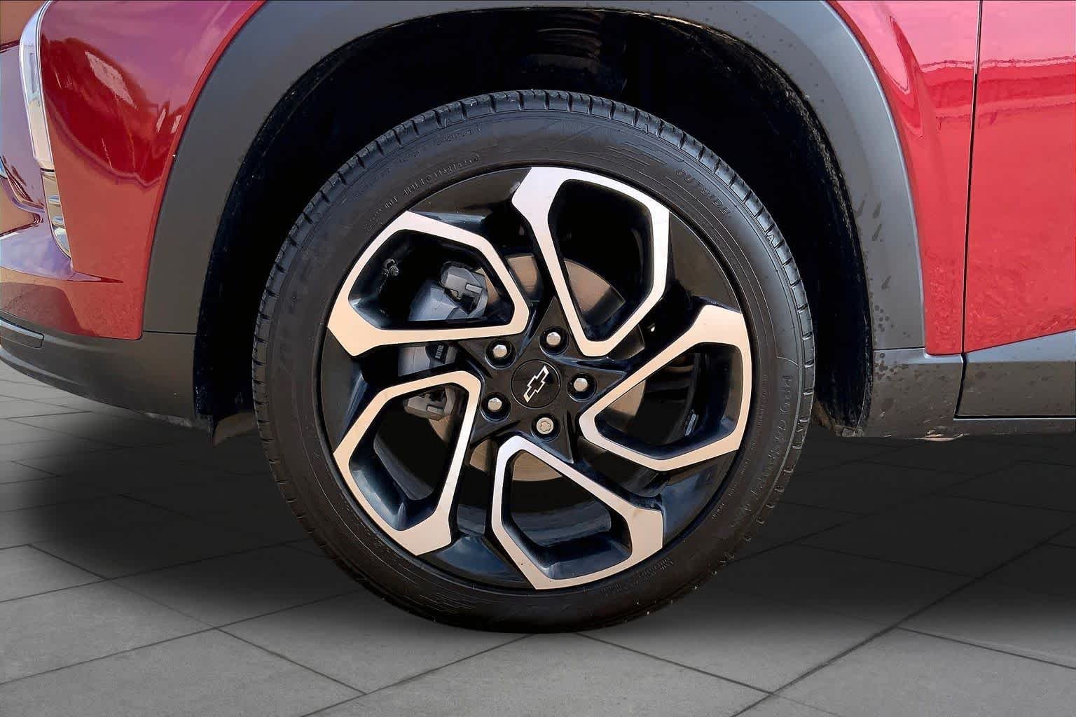 Used 2025 Crimson Metallic Chevrolet 2RS image 11