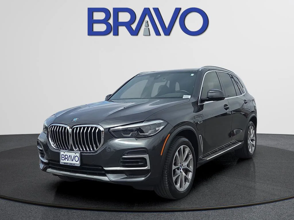 2022 BMW X5 xDrive45e's photo