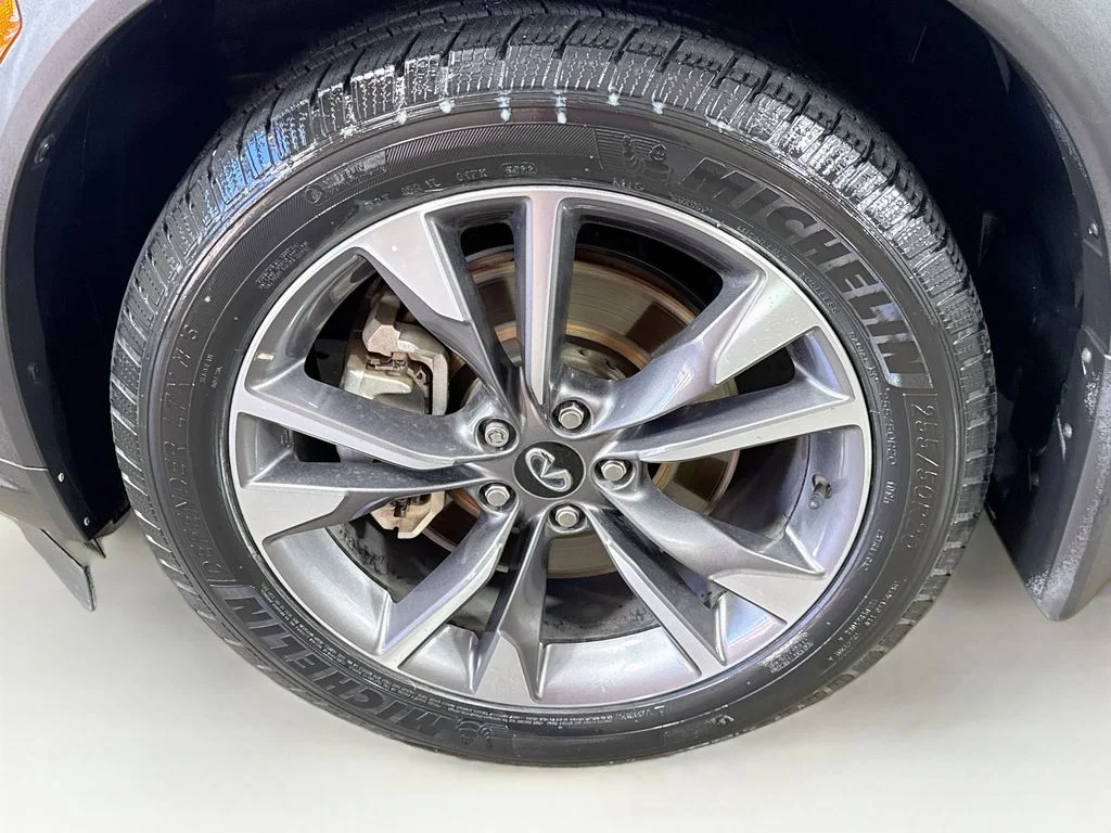 Certified Used 2023 Silver INFINITI LUXE image 42